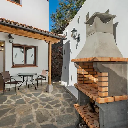 Amelia House Roque Negro